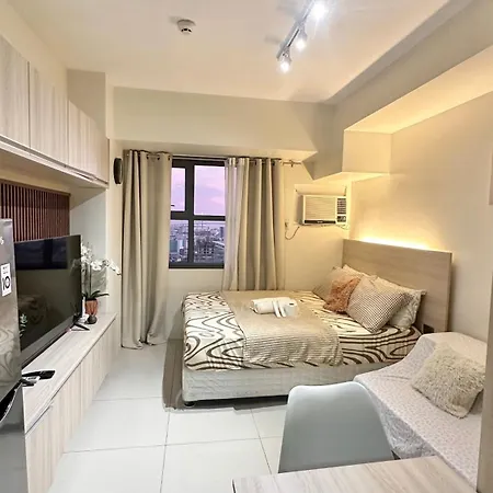 Horizons 101 Studio Unit Near Fuente